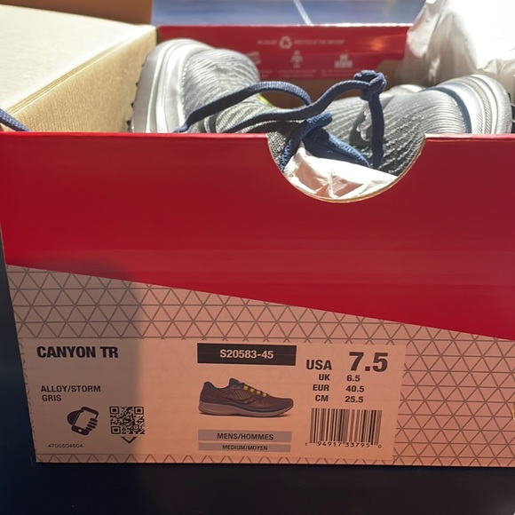 New in box Saucony Canyon Trail shoes Men's sz 7.5 M - Picture 2 of 3